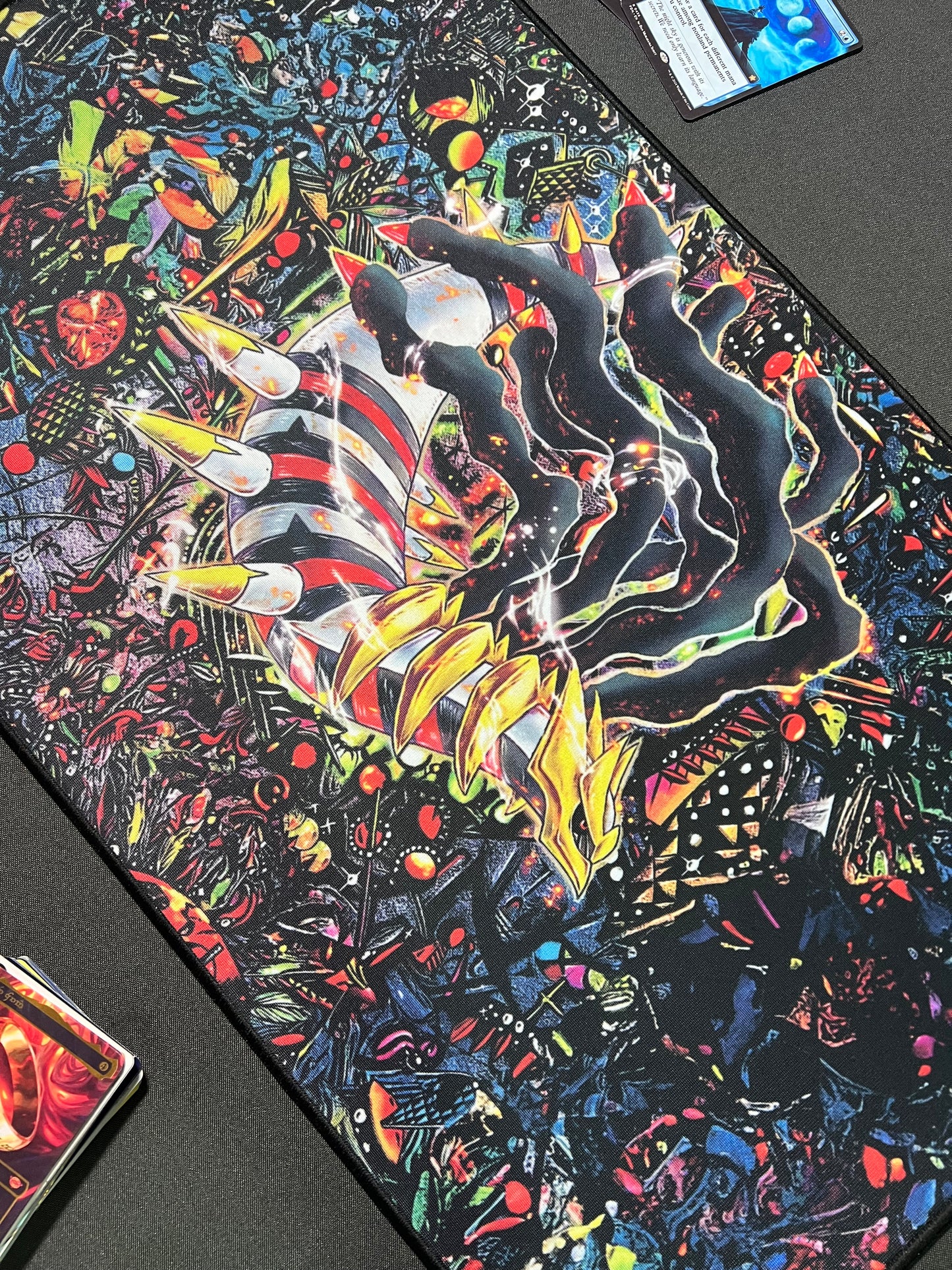 Giratina V - Playmate